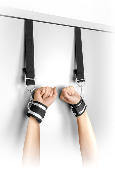 Фіксатор для рук на дверях Fetish Tentation Door swing handcuffs - фото 1