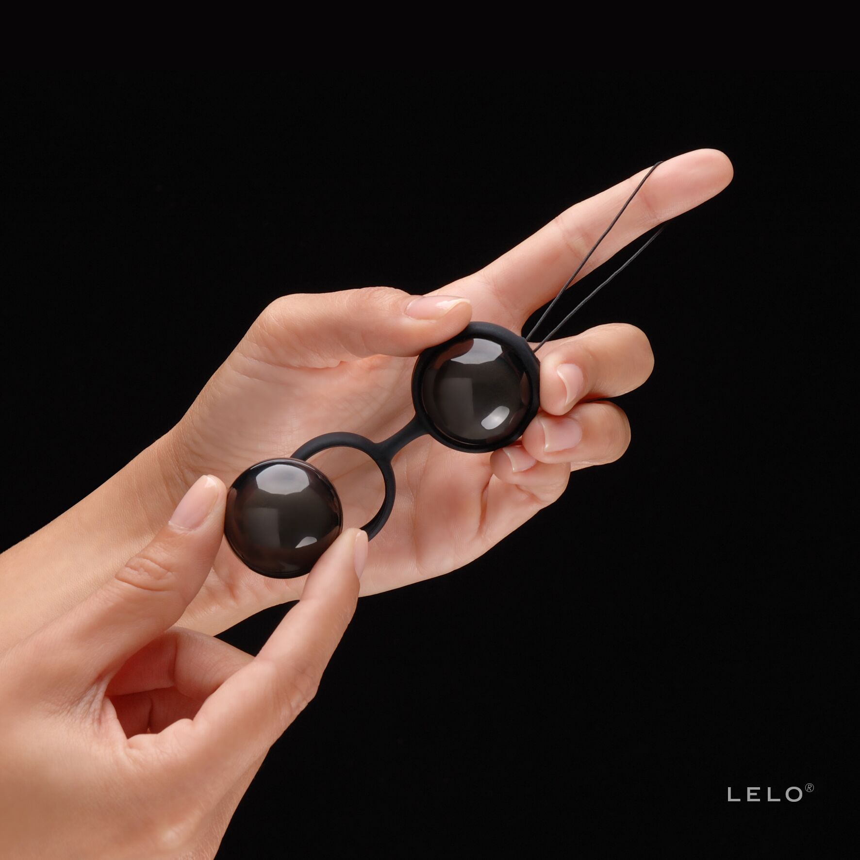 Thumb image for product index 4: Вагинальные шарики LELO Luna Beads Noir , смещенный центр тяжести, диаметр 2,9 см, 2х37 г