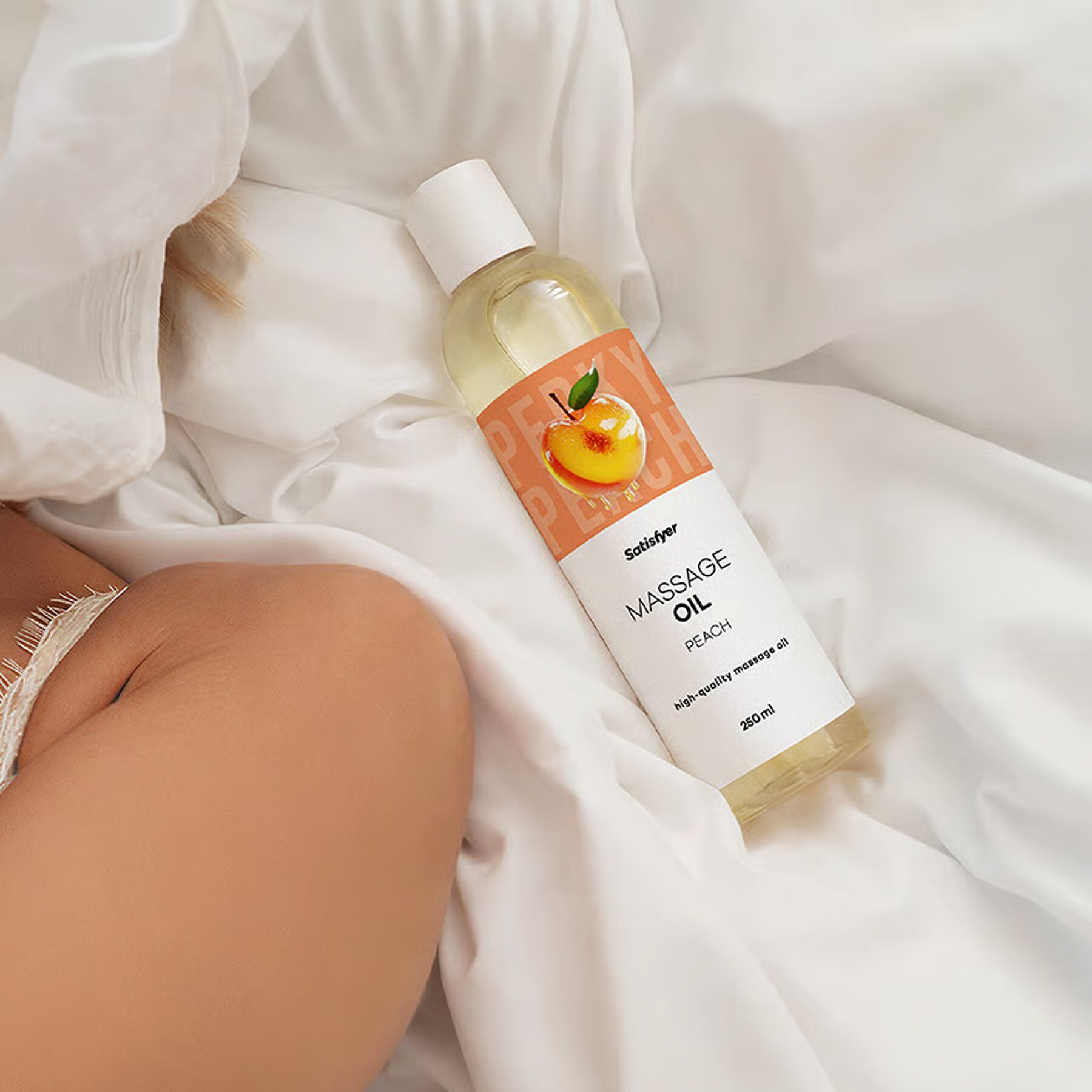 Масажна олія Satisfyer Massage Oil Peach - превʼю 7