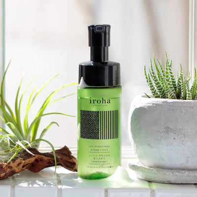 Пена для интимного ухода Iroha Intimate Wash Foam Type Bergamot and Bitter Orange  - фото 3